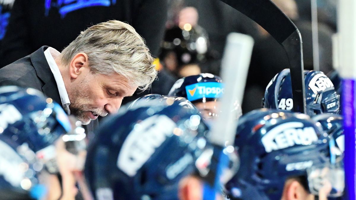 Zápasy pět a šest jsme Spartě darovali. Hrát je jako dnes, jsme v semifinále, věděl Jandač po vyřazení